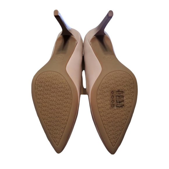 Michael Kors Dorothy Flex Pump - Picture 15 of 15